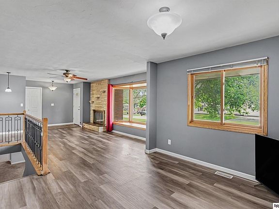 3rd image of 530 Village View Dr