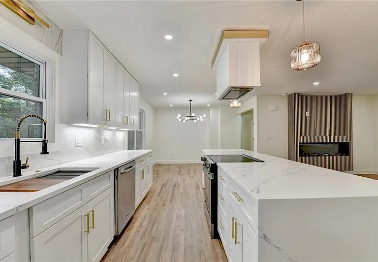 2181 Juanita St — Photo 2
