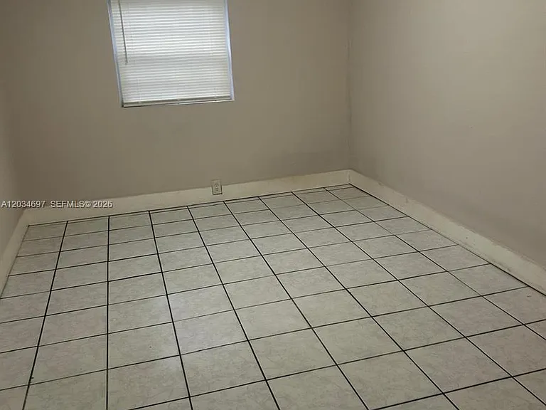 5606 Farragut St — Photo 7