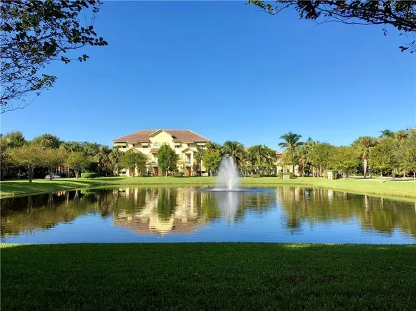 3915 Passion Flower Rd, Pompano Beach, FL 33073