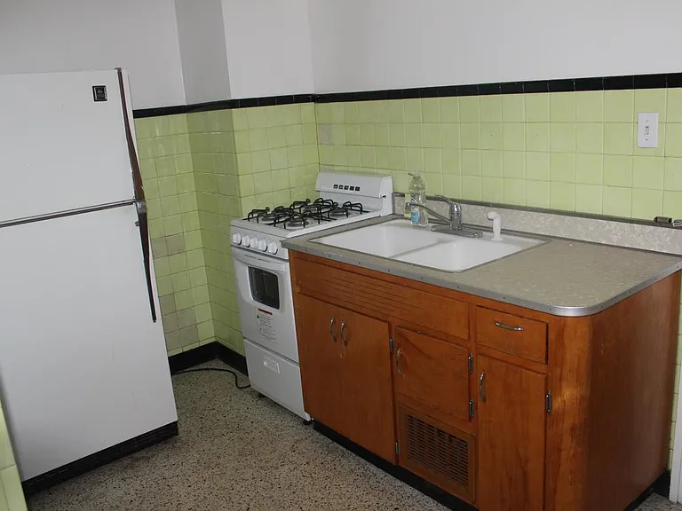 3601 Wright Ave — Photo 3