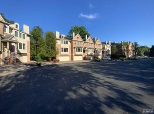 29 Harrington Ct #29A, Harrington Park, NJ 07640