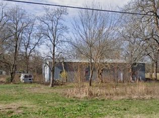 800 SW 9th St, Cooper, TX 75432