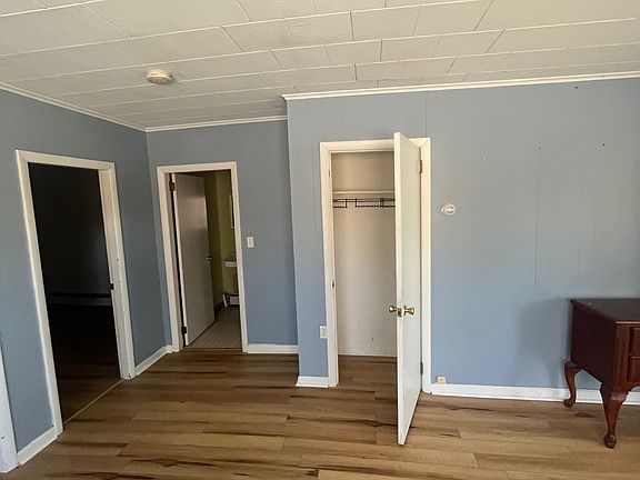 4th image of 527 Station Rd #8