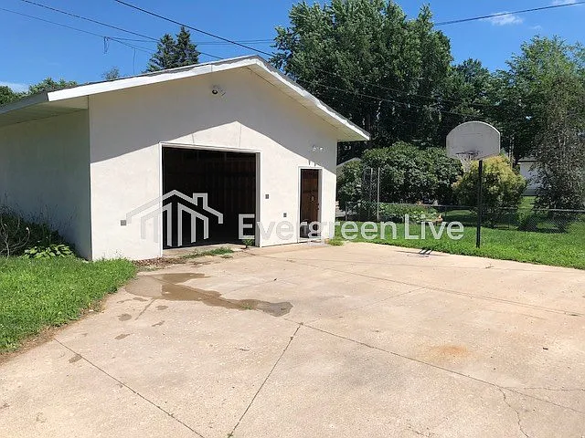 3 bed, 2.5 bath, 1452 sqft, $1,895 — Photo 2