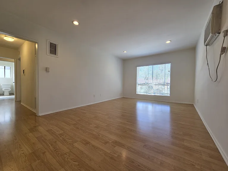 854 Westbourne Dr. — Photo 12