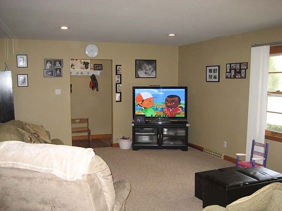 4th image of 2109 Rainbow Dr