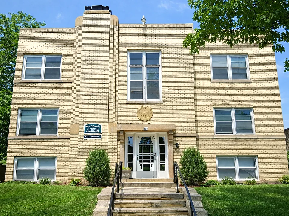 1947 Grand Ave