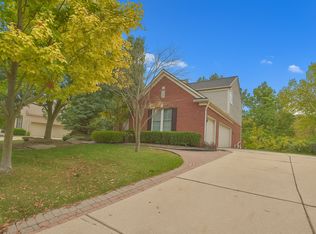 5401 Creekmonte Dr, Rochester, MI 48306