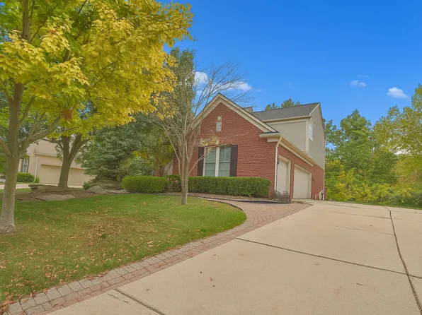 5401 Creekmonte Dr, Rochester, MI 48306