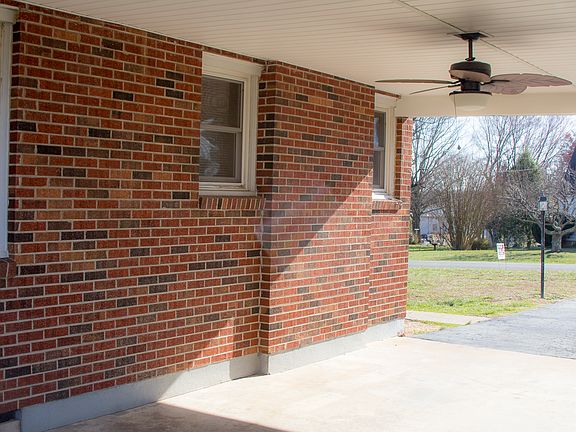 4th image of 78 Lake Court Ave