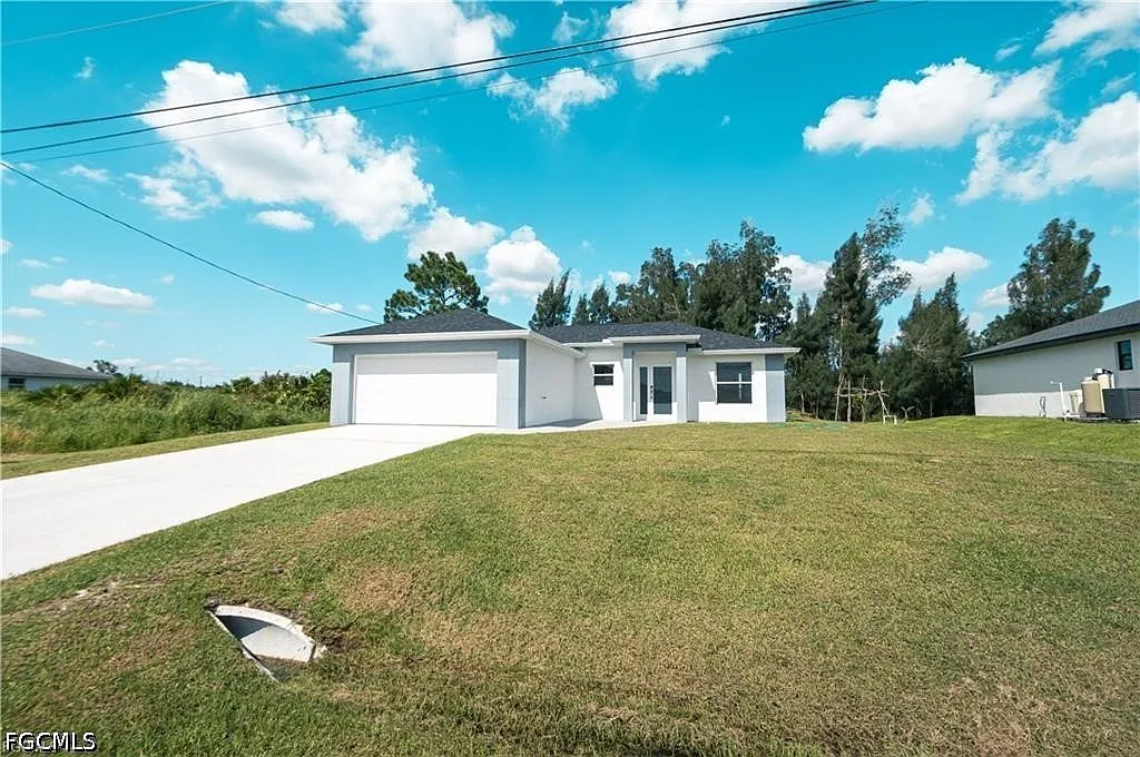 3 bed, 2.0 bath, 1212 sqft, $2,000 — Photo 1