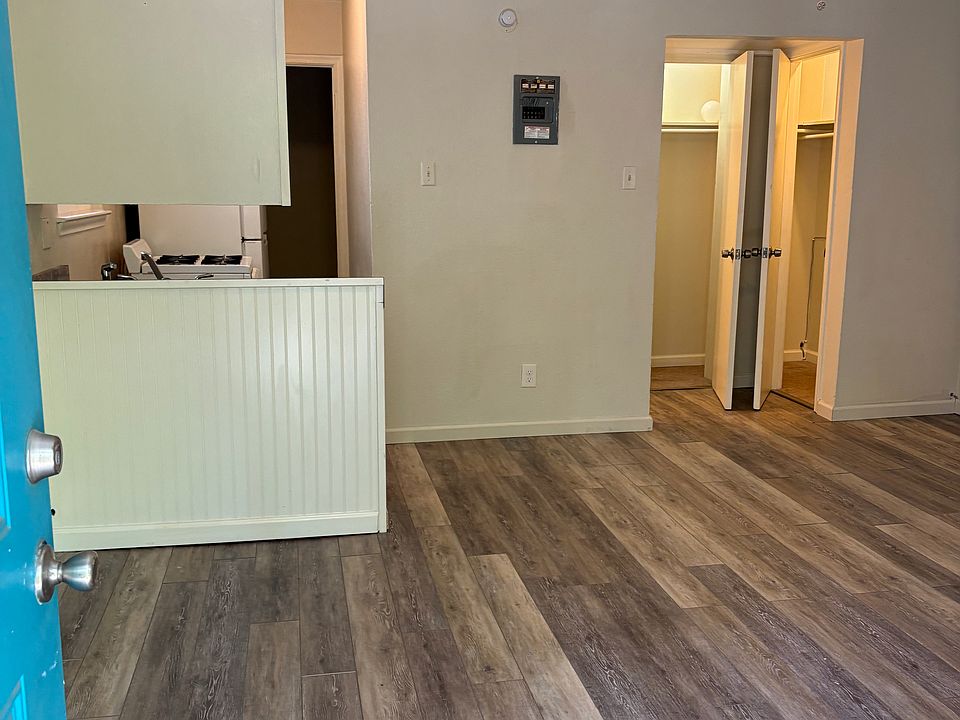 1st image of 2206 W Hickory St APT 14