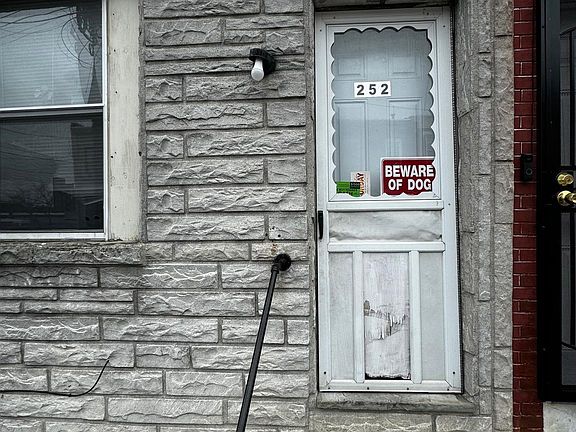 2nd image of 252 E Cambria St