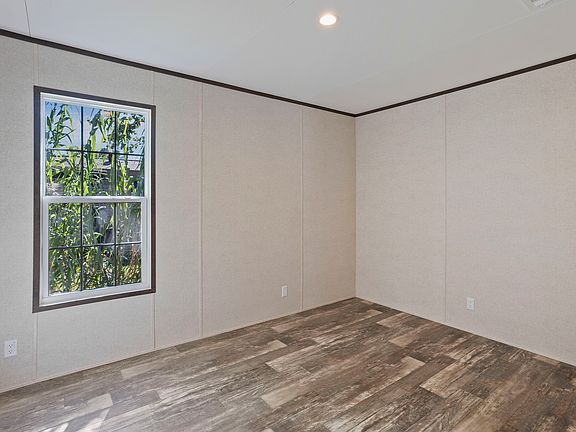 5th image of 512 Dove Dr #512DO