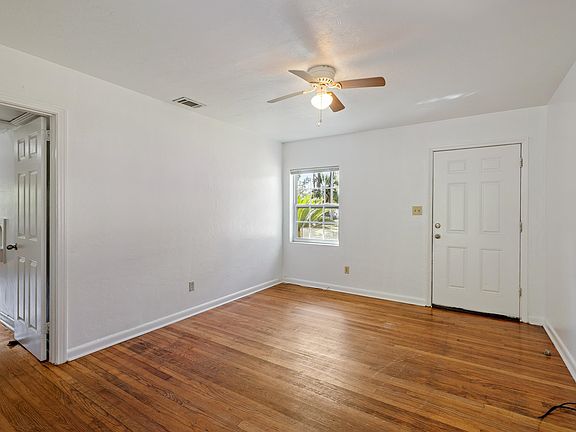 5th image of 2419 Dozier Dr