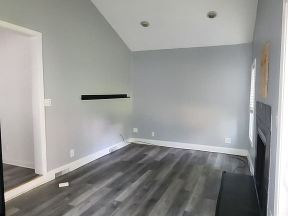 5th image of 1109 Ferris Ave Suite 202