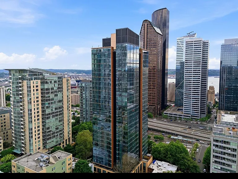 800 Columbia St #1802 — Photo 21