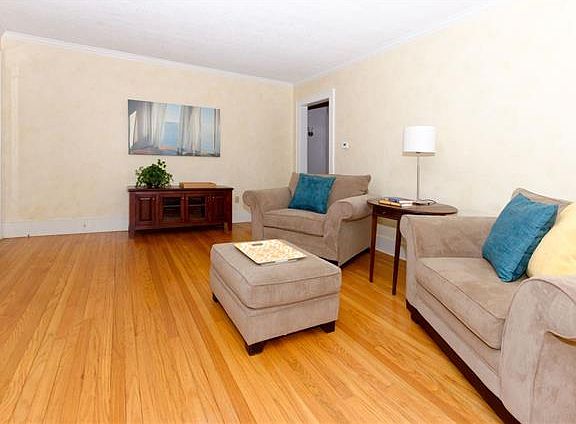 3rd image of 625 Engleman Ave