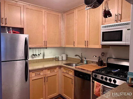 Rented by Brown Harris Stevens | media 3