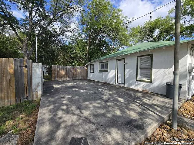 1020 Mission Rd — Photo 25