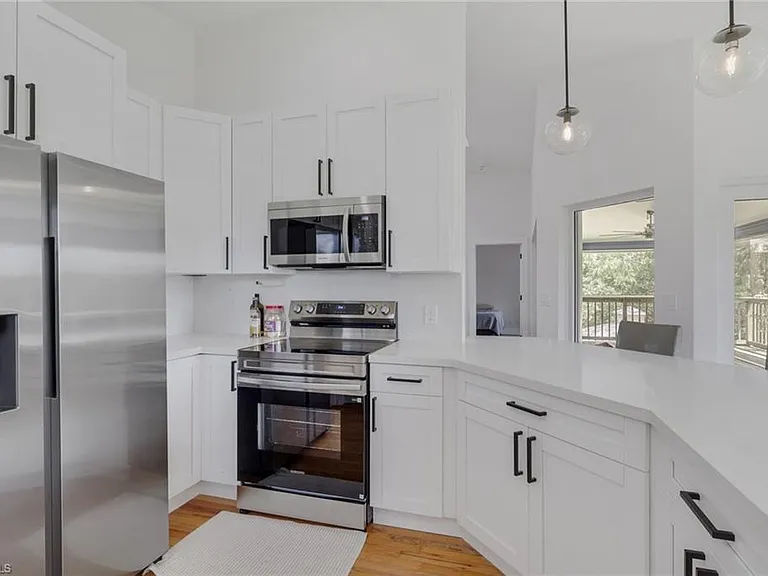 880 18th St NE — Photo 11