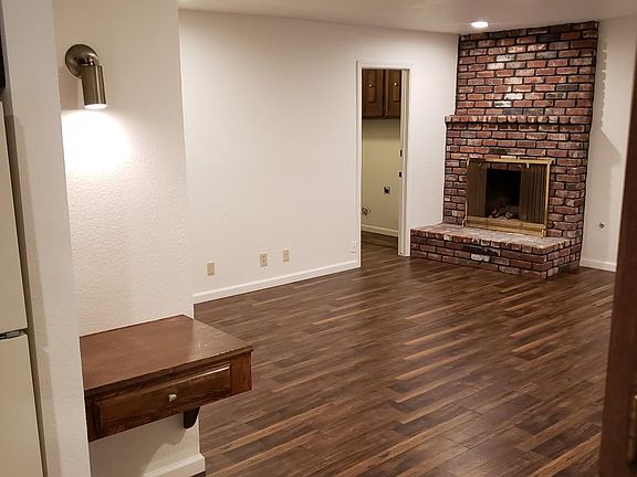 4th image of 6062 N Maroa Ave APT 103