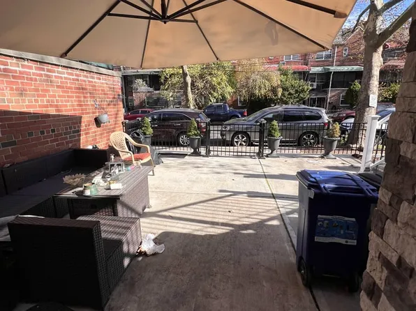 2426 Bragg Street image 6 of 11