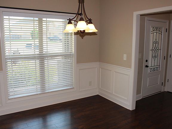 5th image of 1472 Amberley Dr