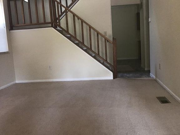 5th image of 7954 Mill Creek Cir