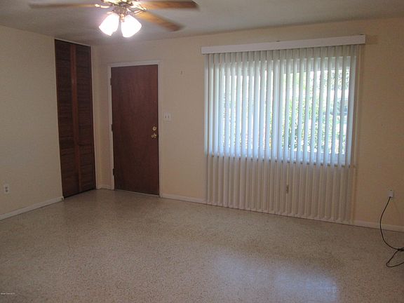 4th image of 250 Bahama Dr