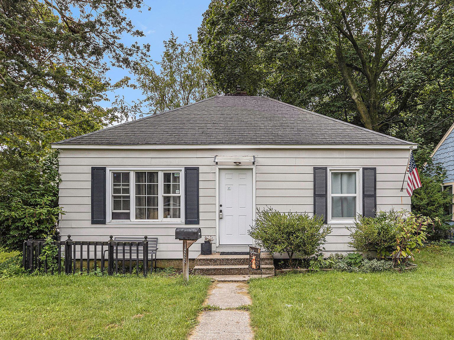 1322 Palmer Ave, Kalamazoo, MI 49001 Zillow