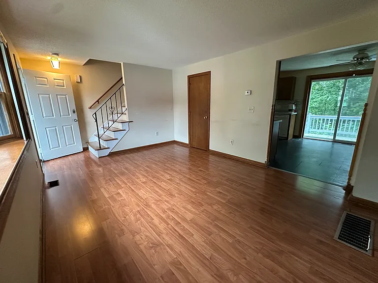 44 Gillis St #G — Photo 5