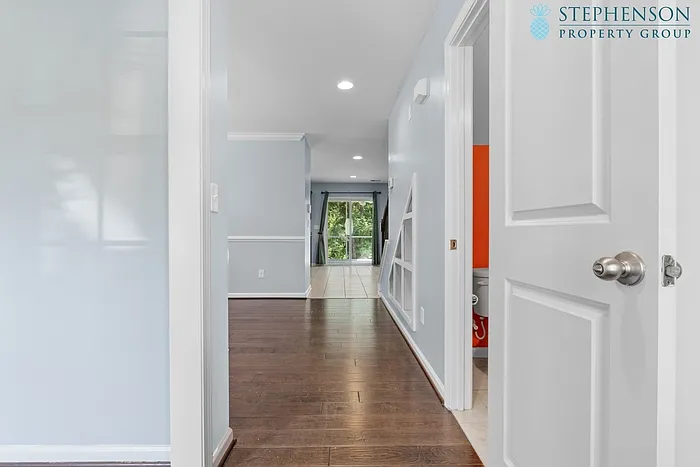 4 bed, 2.5 bath, 2275 sqft, $2,195 — Photo 4
