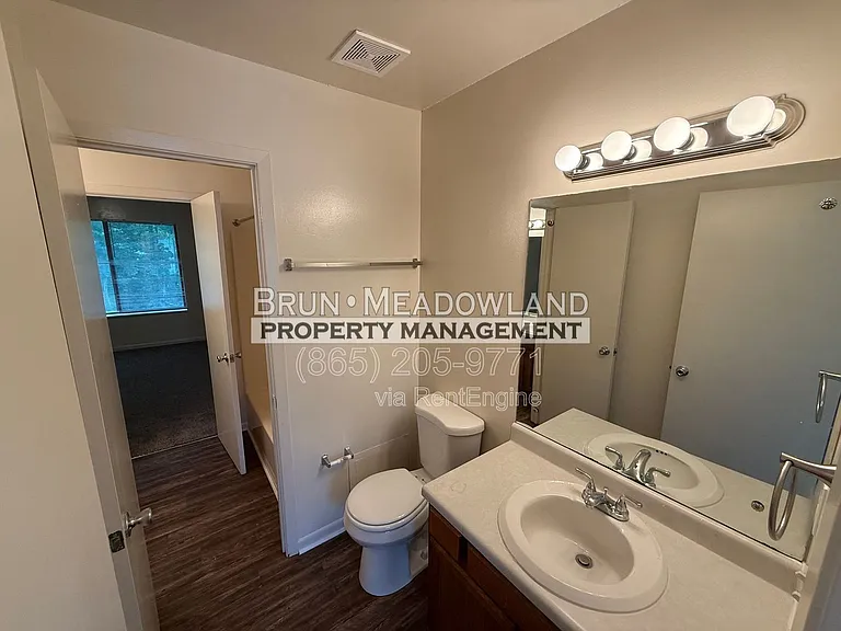 10409 Victoria Dr #D — Photo 36