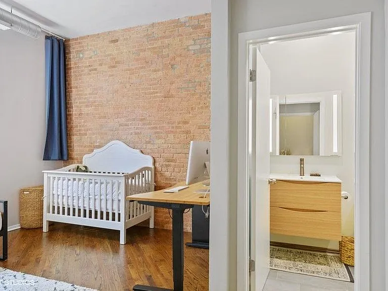 2015 W Willow St #102 — Photo 5