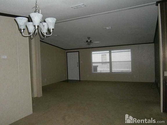 5th image of 1103 Hummingbird Dr