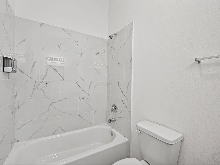 9007 Hilda St — Photo 12