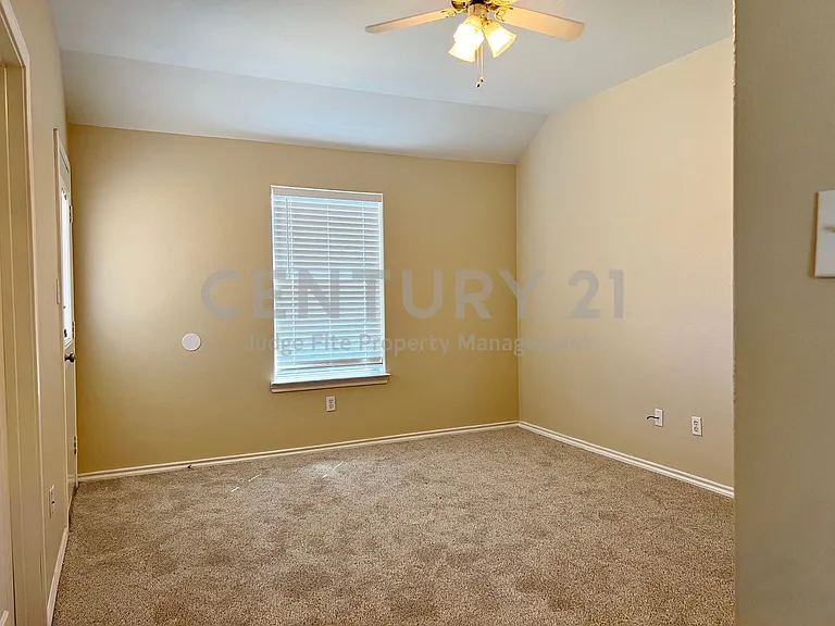 120 Sunburst Ct — Photo 9