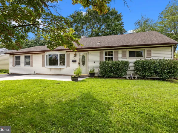 438 Chestnut Rd, Warminster, PA 18974