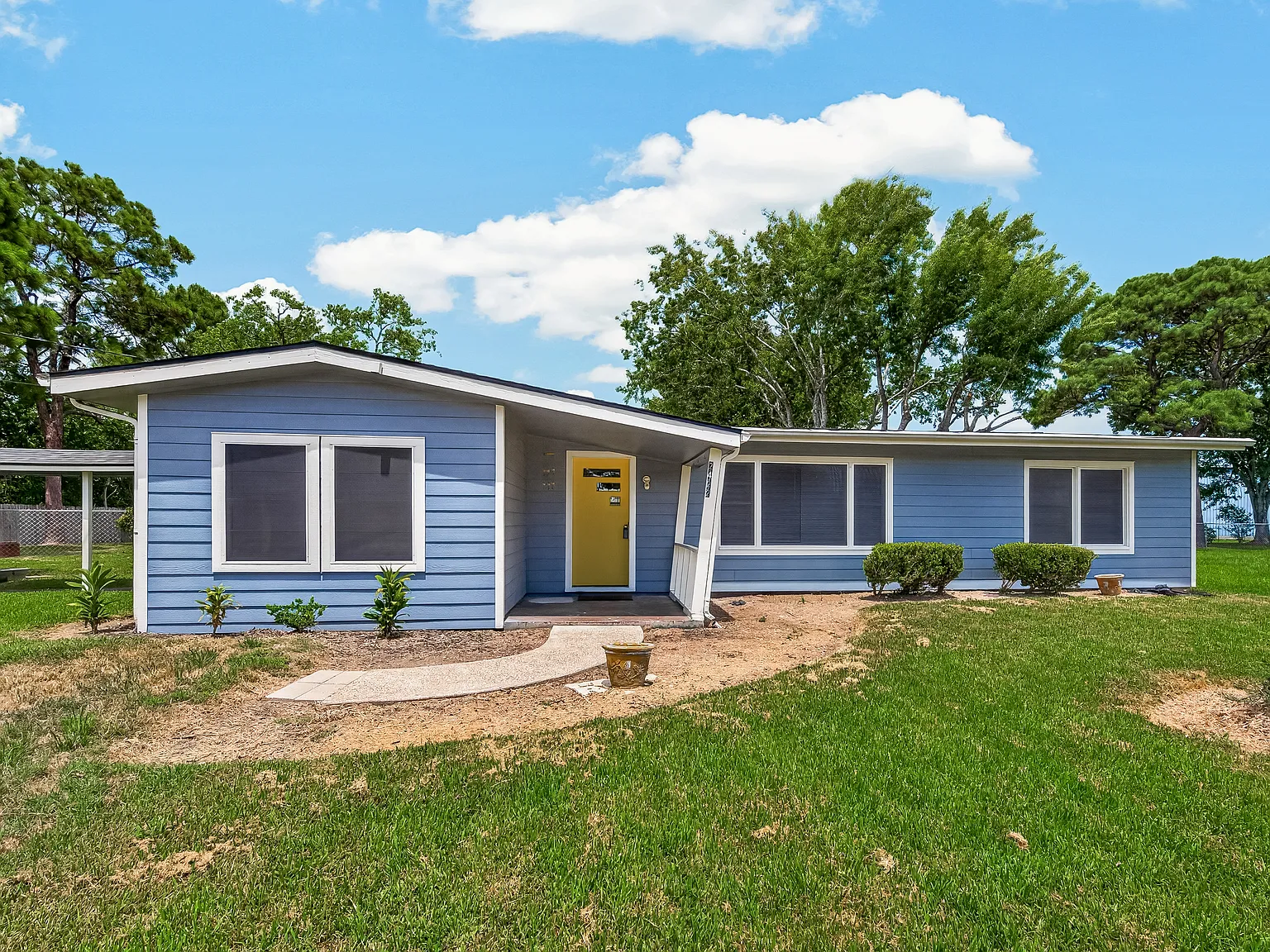 2422 Florence Street — Photo 3