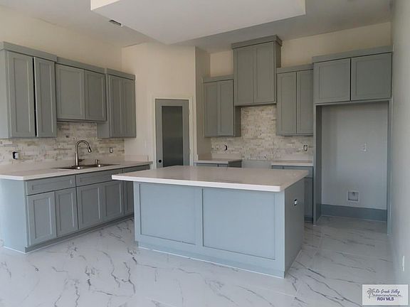 3rd image of 6935 Heritage Oaks Dr
