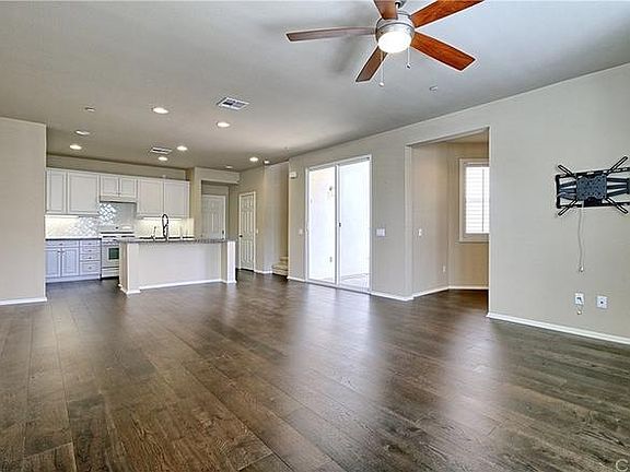 5th image of 10721 Delphinium Dr