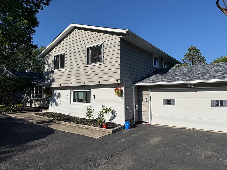 2769 Richmond Rd — Photo 1