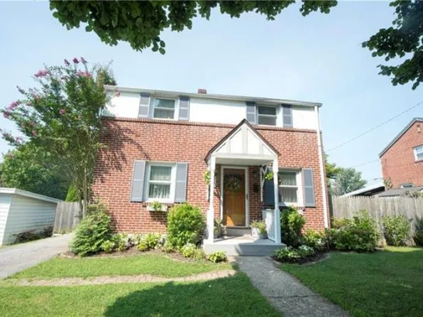 210 7th St, Whitehall, PA 18052