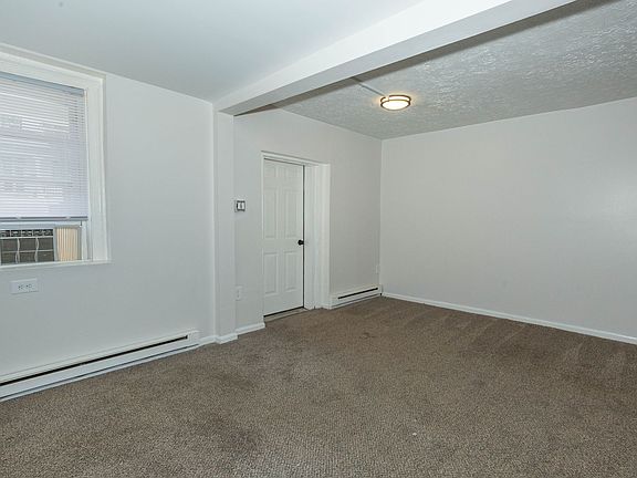 5th image of 324 E Washington St #1