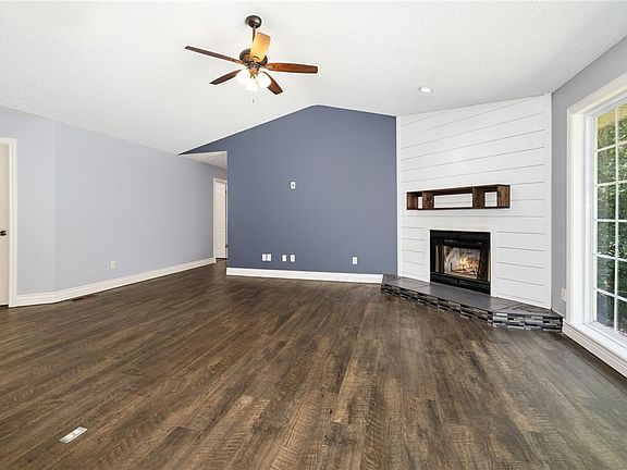 4th image of 7 Wincanton Ln