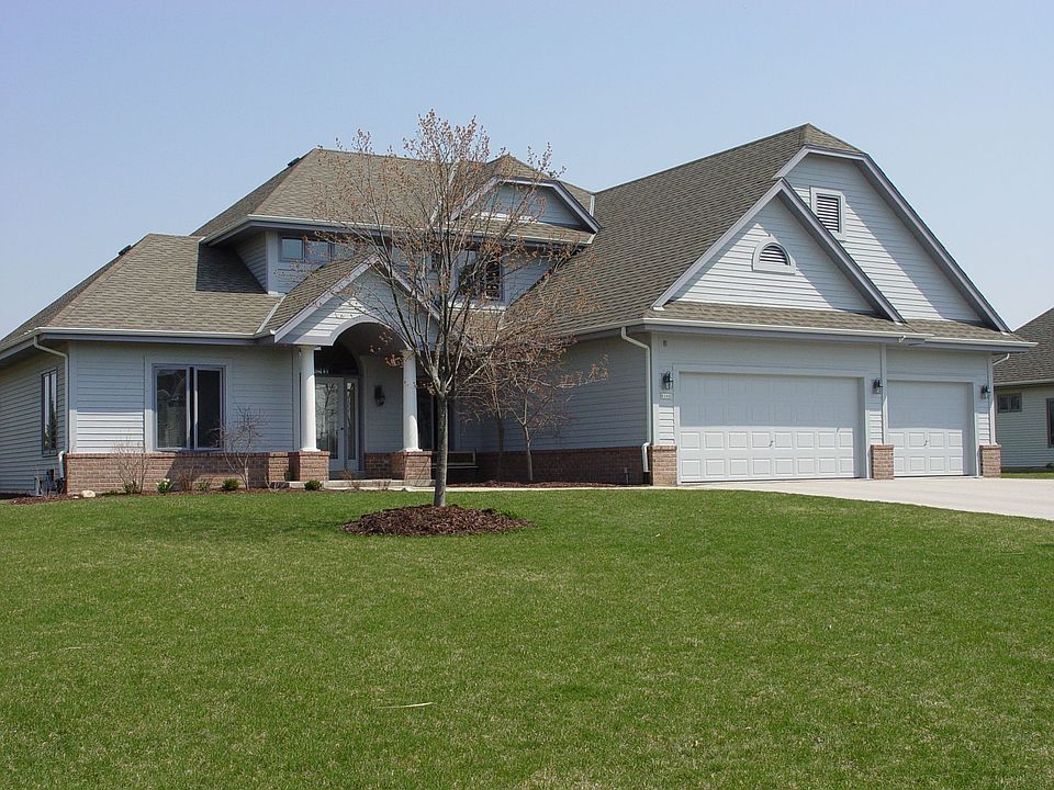 Beautiful New Berlin Home!