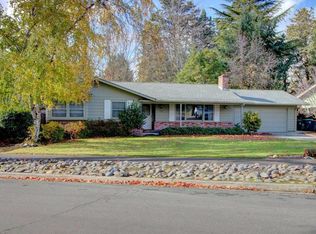 230 White Oak Dr, Medford, OR 97504