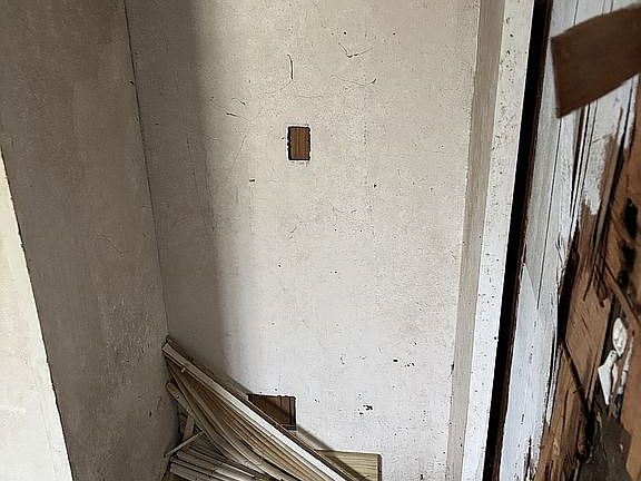 4th image of 207 S Columbus St